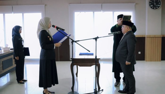 Imam Ghozali Dilantik Jadi Dirut RSUD-AM, Wagub: Beri Pelayanan Prima!