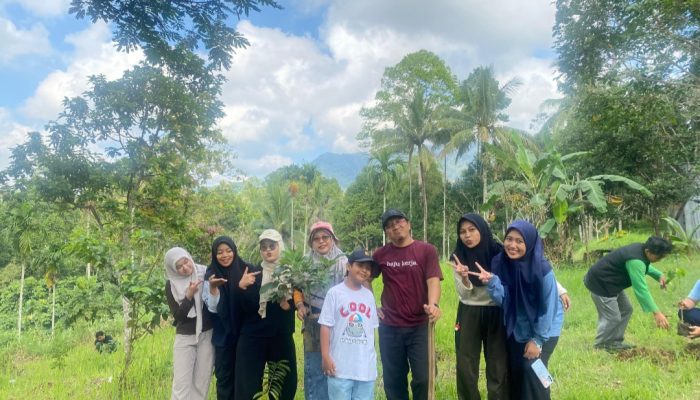 Tanam Pohon, ILS Milenial Dukung Wisata Hijau