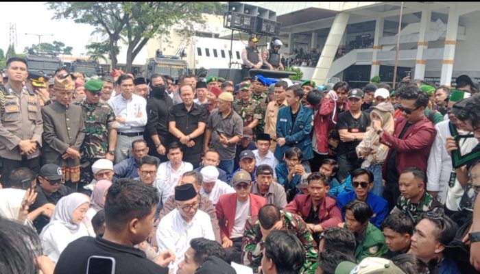 Gubernur Lampung, DPRD, Forkompimda Temui Pendemo