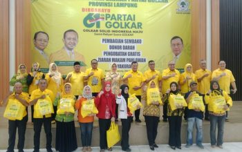 Rangkaian HUT Ke-61, Golkar Lampung Bagikan 1000 Paket Sembako