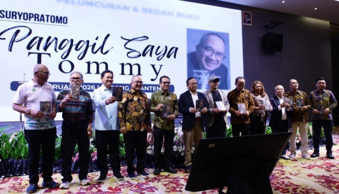 “Panggil Saya Tommy”, Wartawan di Panggung Diplomasi
