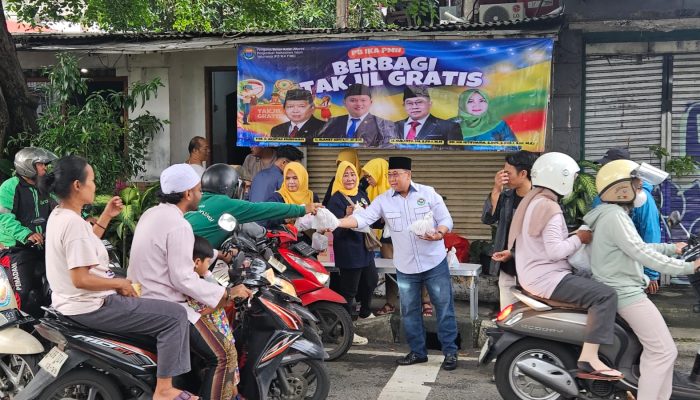 Jemput Keberkahan PB IKA PMII Bagikan 3000 Paket Takjil