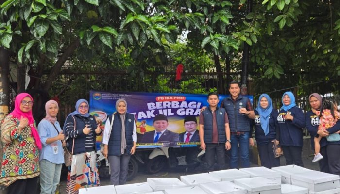 6 Ramadhan, PB IKA-PMII Kembali Bagikan Ratusan Nasi Kotak di Matraman
