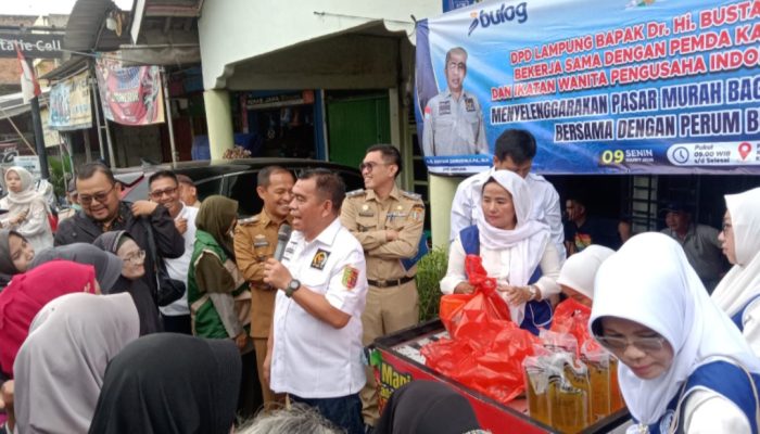 Bustami Zainudin Gelar Pasar Murah di Way Kanan, 400 Paket Sembako Diserbu Warga