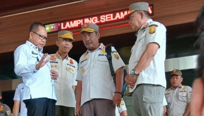 Satpol PP Gelar Demo, Zulkarnain Didesak Mundur
