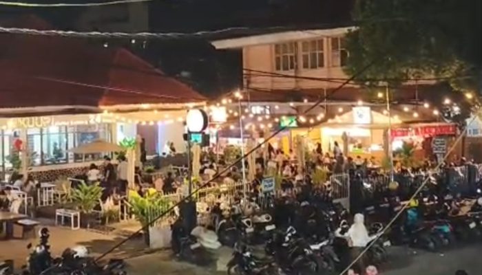 Iktikaf Vs Dentuman Musik DJ, Kebisingan Kafe di Dekat Masjid Al-Bakrie Dikeluhkan