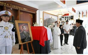 Prabowo Pimpin Penghormatan untuk Sang Jendral